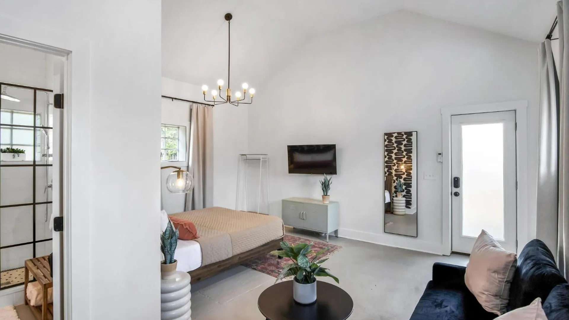 The Woodland Carriage House By Stay Local Nashville Apartment